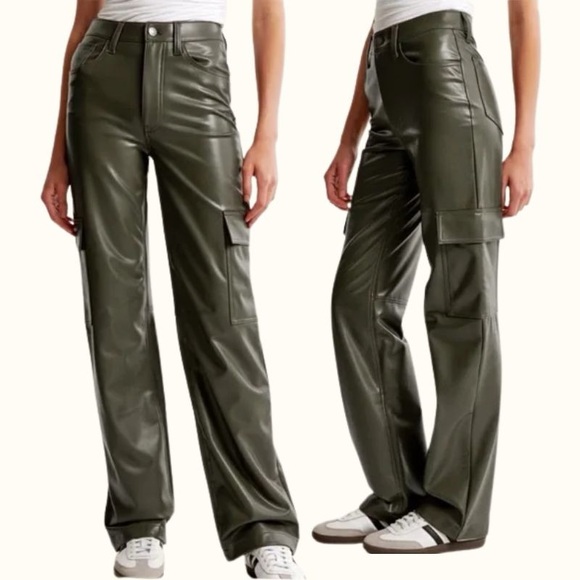Abercrombie 90s Relaxed High Rise Faux Leather Cargo Pants - Picture 1 of 3